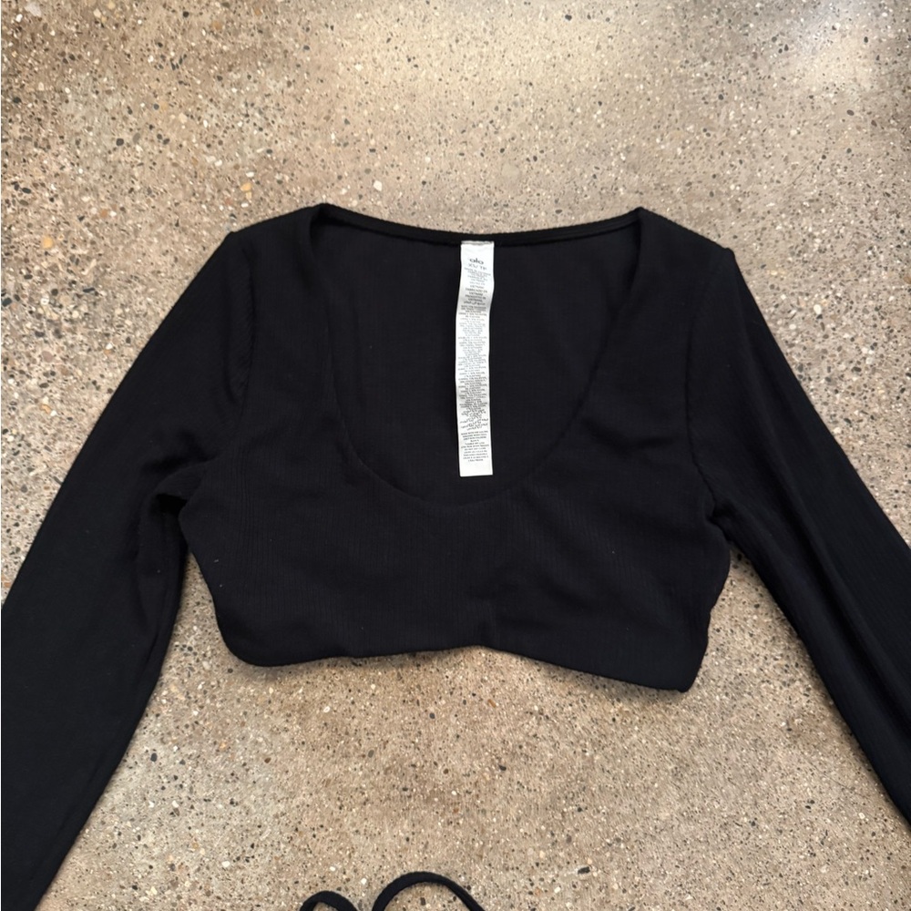 ALO Yoga Black Activewear Set - Picture 5 of 5